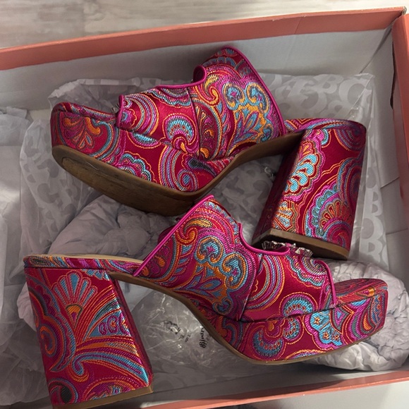 Gianni Bini Pink Paisley Mules with Rhinestone Buckle - Picture 12 of 12